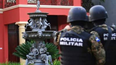 Las autoridades policiales tanto de Honduras como de Estados Unidos buscan a cuatro personas vinculadas al clan de los hermanos Valle.