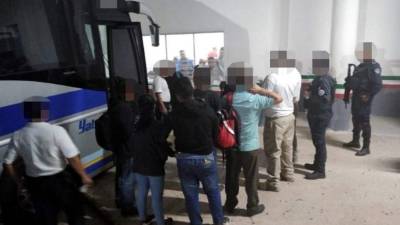 Los salvadoreños fueron puestos a disposición del INM para iniciar su proceso de deportación./Reforma.