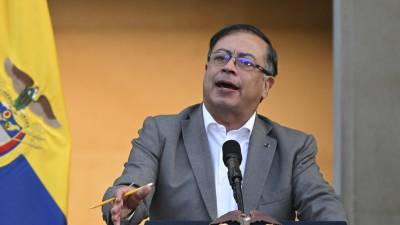 El mandatario colombiano, Gustavo Petro, afirmó que no fue el responsable de criar a su hijo, tras haberse unido a la guerrilla.