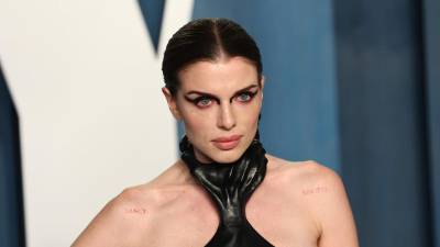 La modelo Julia Fox tuvo un romance con el rapero Kanye West.