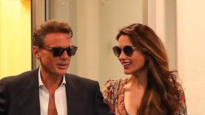 Luis Miguel y Paloma Cuevas están muy enamorados.