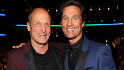Woody Harrelson cree que Matthew McConaughey es su hermano y quiere prueba de ADN