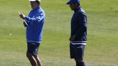 Amado al lado de Jorge Luis Pinto.