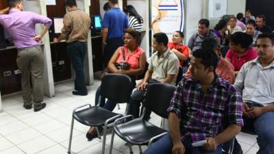 A la Secretaría de Trabajo llegan cientos de personas en busca de una oportunidad.