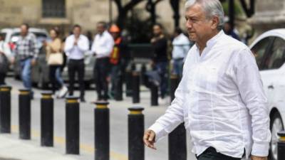 López Obrador ha sido criticado por llamar 'corazoncitos' a las periodistas o por besarlas sin su consentimiento./AFP.
