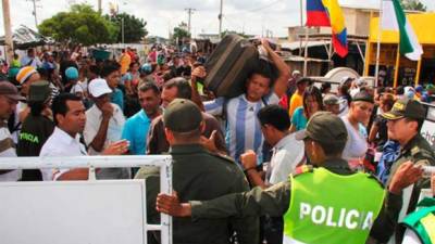 Cada día aumenta el número de venezolanos que ingresan al país, a través de los pasos fronterizos con Colombia.Foto.EFE