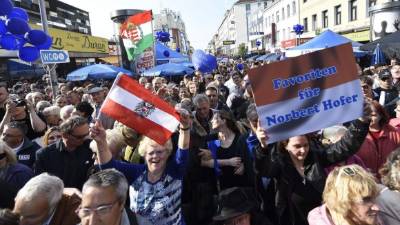Muchos austríacos todavía no tienen decidido su voto. Fotos: AFP