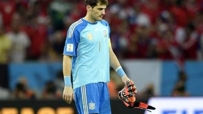 Iker Casillas salió cabizbajo del estadio Maracaná.