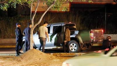 El fallecido es René Centeno y quedó tendido dentro de su vehículo doble cabina.