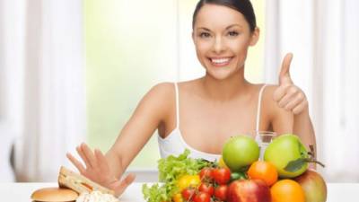 La dieta para bajar peso no deben restringir alimentos, sino establecer un equilibrio nutricional y provocar cambios de estilo de vida.