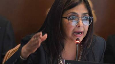 La canciller venezolana, Delcy Rodríguez, advirtió que Caracas tomará medidas “severas“ si continúa injerencia.