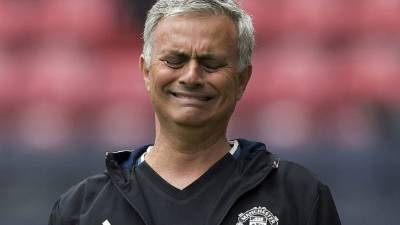 Mourinho el pasado sábado debutó con triunfo de 2-0 en el banquillo del Manchester United frente al Wigan. Foto AFP.