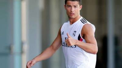Cristiano Ronaldo quedó al margen del entrenamiento con los blancos.