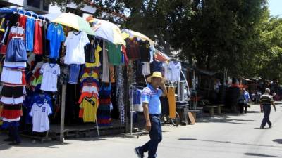 Muchos economistas aseguran que el volumen de las empresas informales podría superar las que trabajan legalmente.