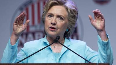 La candidata demócrata asegura que examinará “a fondo” la política de deportaciones. Foto: AFP/Saul Loeb