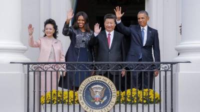 El presidente chino, Xi Jinping, su esposa Peng Liyuan, el presidente estadounidense Barack Obama y su mujer Michelle Obama durante la ceremonia de bienvenida celebrada en la Casa Blanca, Washington, Estados Unidos, el 25 de septiembre de 2015.