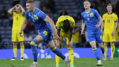 Ucrania derrotó a Suecia en la prórroga 2-1, este martes en octavos de final de la Eurocopa-2020. Foto AFP.