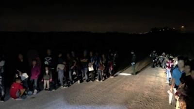 Entre los detenidos se encontraban varias familias con niños, indicaron los agentes fronterizos./CBP.