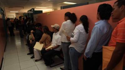 En el complejo mercado laboral hondureño, las personas que carecen de empleo son menos que las que tienen trabajos con salarios a menudo debajo del mínimo.