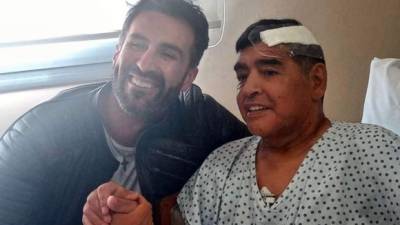 Los peritos indicaron que Maradona 'no se encontraba en pleno uso de sus facultades mentales, ni en condiciones de tomar decisiones sobre su salud' al momento de su salida de la clínica Olivos, donde había sido operado de la cabeza.