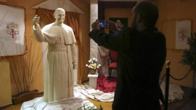 El Papa Francisco agradeció el gesto de los españoles y aseguró que una estatua suya de chocolate es 'una idea fantástica'.