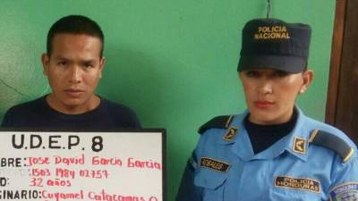 Hombre detenido por las autoridades de la Policía Nacional de Honduras por el supuesto delito de violación en perjuicio de dos menores de edad.