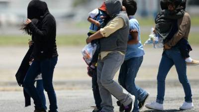 Más de 400,000 migrantes fueron deportados.