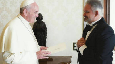 El embajador de Honduras en la Santa Sede, Carlos Ávila, fue recibido por el Papa Francisco.