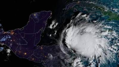 La tormenta tropical Lisa avanza hacia el Caribe de Centroamérica donde amenaza convertirse en huracán.
