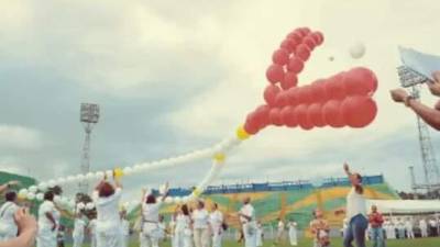 Elevación del Rosario de globos en años anteriores.