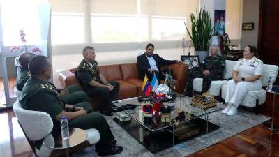 <b><span class=mln_uppercase_mln>Venezuela.</span></b> Los altos funcionarios hondureños en Caracas.<span class=mln_uppercase_mln> </span>