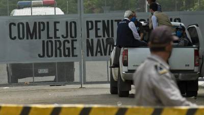 Vista de familiares de presos políticos que intentan ingresar a la cárcel Jorge Navarro “La Modelo”, en Managua (Nicaragua).