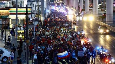 Cientos de migrantes partieron en caravana hacia la frontera sur de Estados Unidos para solicitar asilo.
