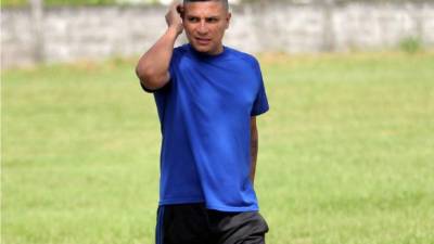 Ronald 'Cuervo' Maradiaga apareció en el entrenamiento del Victoria.