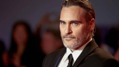 Joaquín Rafael Bottom, mejor conocido como Joaquín Phoenix, cumple hoy 45 años. El actor se ha convertido en el hombre del momento gracias a su brillante interpretación del atormentado Arthur en 'Joker'.