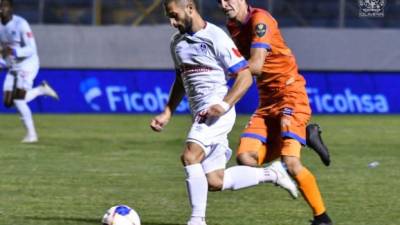 Ezequiel Aguirre no sigue más en el Olimpia. Foto Twitter Olimpia.