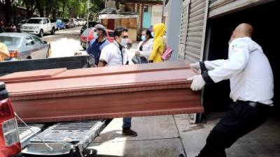 El violento hecho ocurrió el martes a las 11:00 pm. Los familiares retiraron de la morgue el cuerpo de Franklin Conrado Moncada.