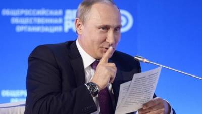 Putin cree que las detenciones en la Fifa buscan evitar la celebración del mundial de fútbol en Rusia.