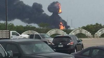 La explosión se registró esta mañana en las instalaciones de la empresa privada Space X.