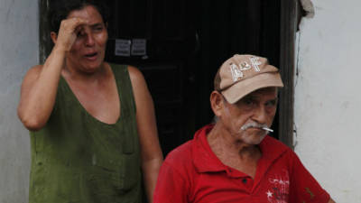 Delmi Hernández y el abuelo Santos Márquez recibieron a LA PRENSA en su vivienda para relatar lo que ha pasado desde el