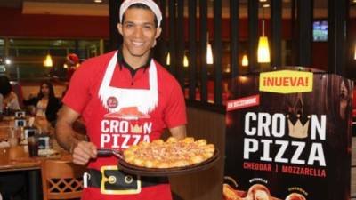 Los clientes también disfrutarán de la Crown Pizza de Jamón y Queso.