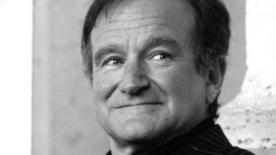 Robin Williams se suicidó ahorcándose con su propia faja dentro de su casa en Tiburón, California, informó hoy la la policía del condado de Marin en una rueda de prensa.