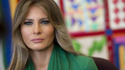 Melania Trump causó revuelo tras reaparecer en un evento público en la Casa Blanca./AFP.