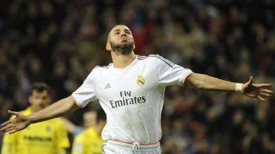 Karim Benzema celebrando uno de sus goles frente al Villarreal.