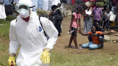 Epidemia de ébola. La OMS emitió este año emergencia internacional por el virus del ébola que hasta el momento ha causado más de 6,000 muertes y 17, 800 infectados en Africa Occidental.