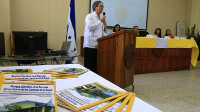 La revista fue exhibida en la Unah-vs y ahora está a la venta. Foto: Amílcar Izaguirre