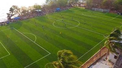 El municipio de Amapala cuentan desde ahora con una linda cancha que se ubica frente a la playa en el sur de Honduras.