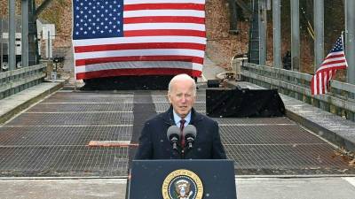 Biden afirmó que EEUU continuará suministrando equipo bélico a Taiwán pero que no alienta su independencia.
