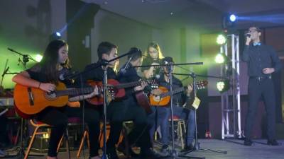 Los alumnos de noveno grado cautivaron con la presentación del ensamble de guitarras. Fotos: Amílcar Izaguirre