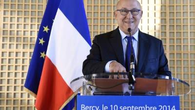 Michel Sapin dice que su país no rebajará el déficit del PIB al 3% hasta 2017